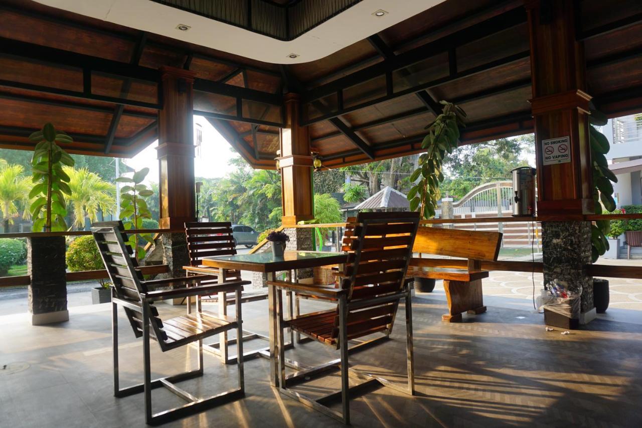 Floating Sanctuary Resort Powered By Cocotel Bulacan Eksteriør bilde