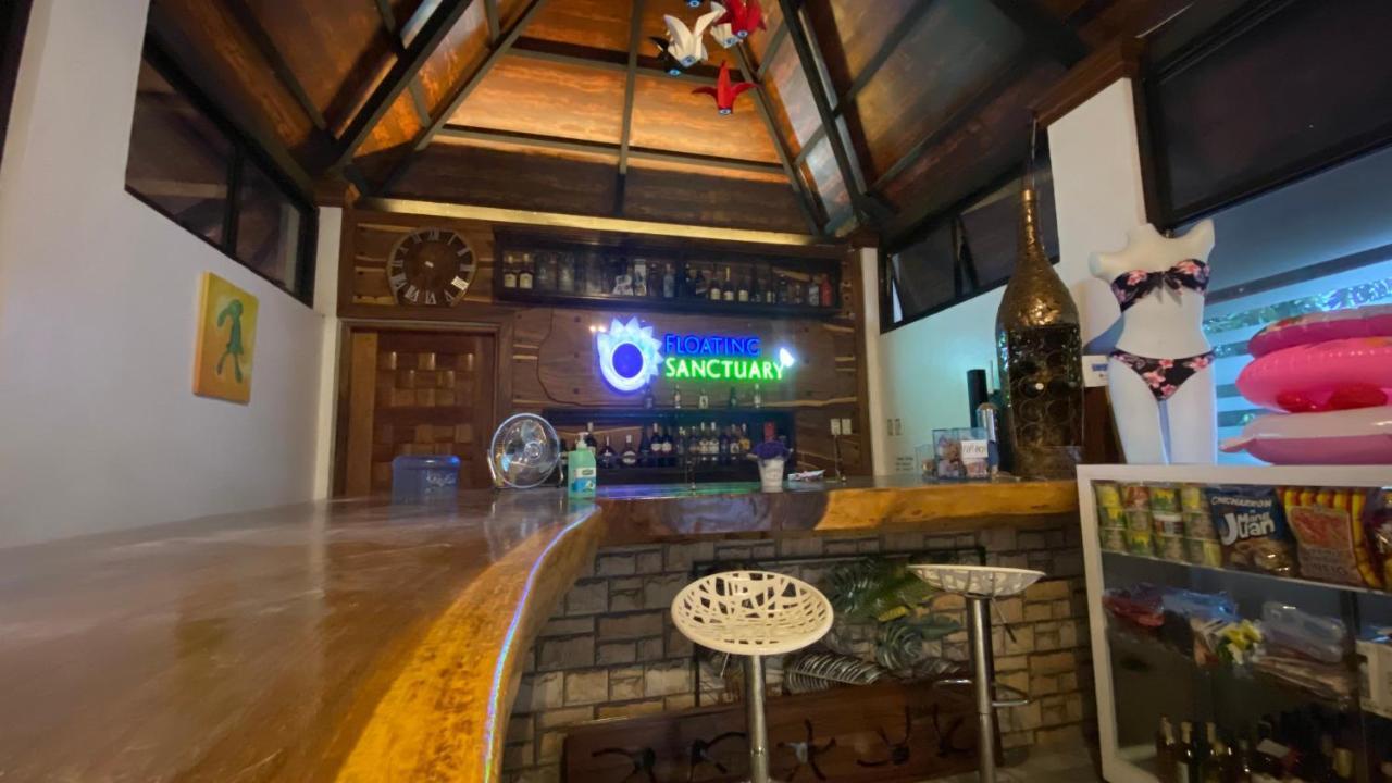 Floating Sanctuary Resort Powered By Cocotel Bulacan Eksteriør bilde