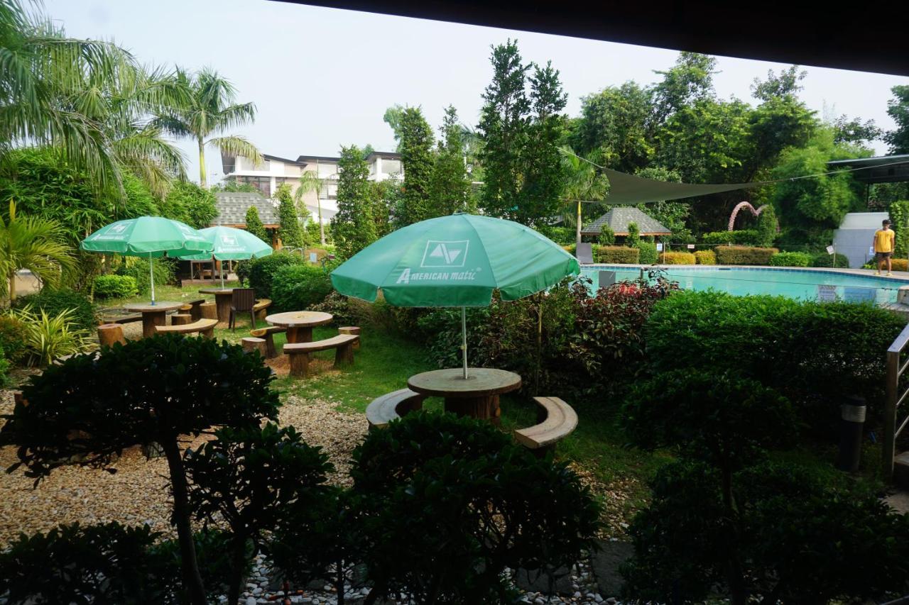 Floating Sanctuary Resort Powered By Cocotel Bulacan Eksteriør bilde
