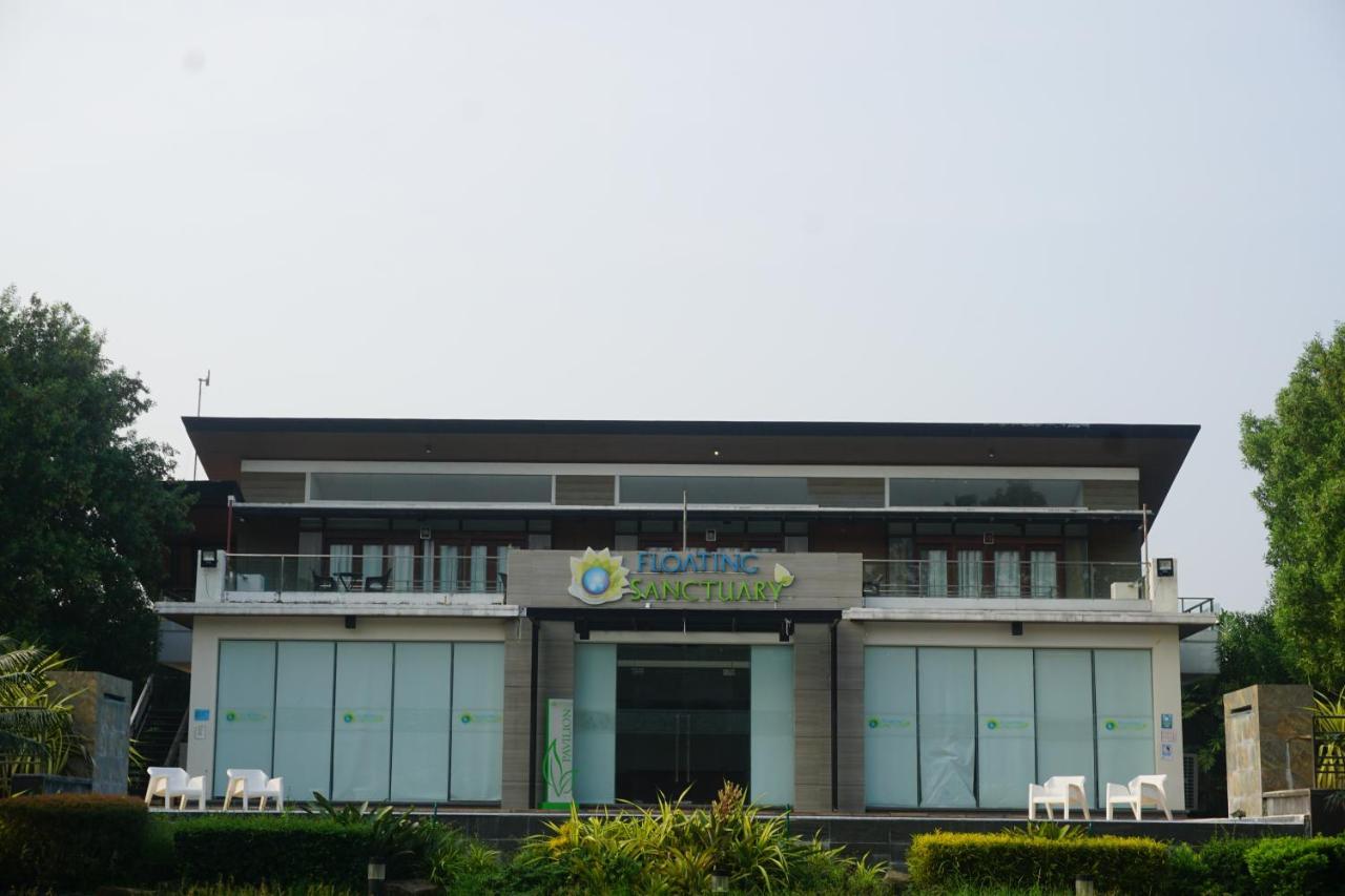 Floating Sanctuary Resort Powered By Cocotel Bulacan Eksteriør bilde