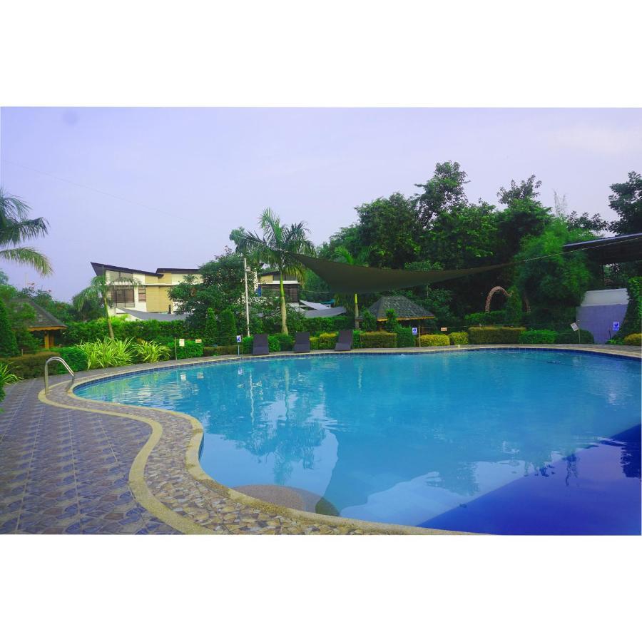 Floating Sanctuary Resort Powered By Cocotel Bulacan Eksteriør bilde